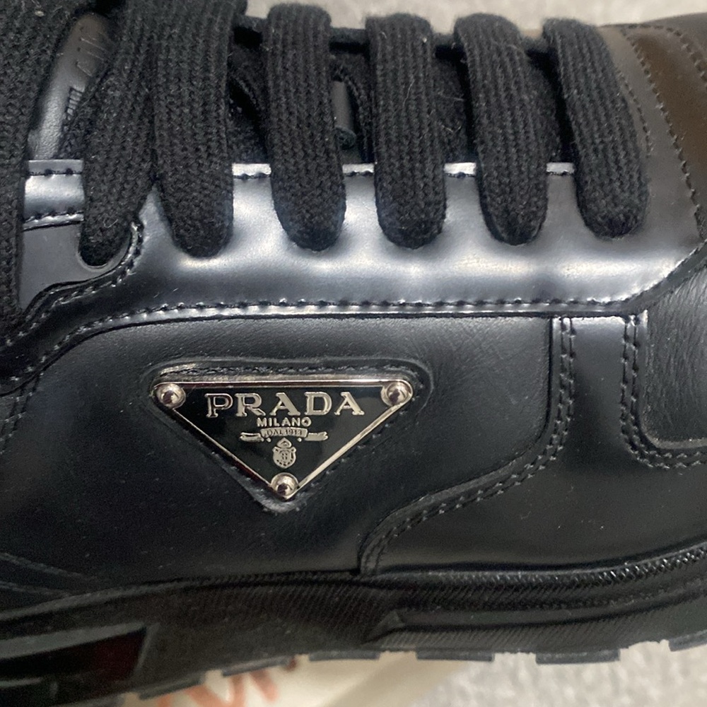 Prada sneakers new but no box - Picture 3 of 4